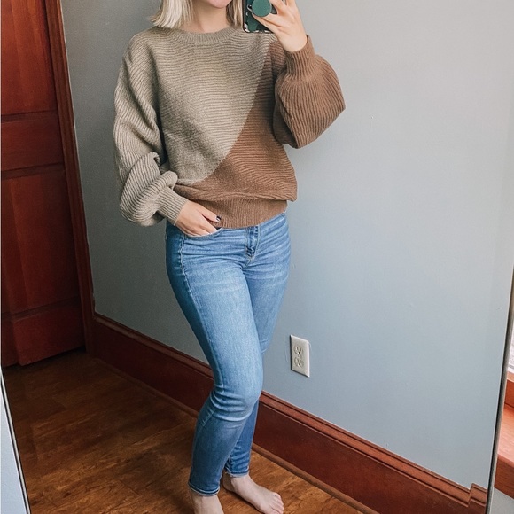 NWT SWEATER - Picture 2 of 3